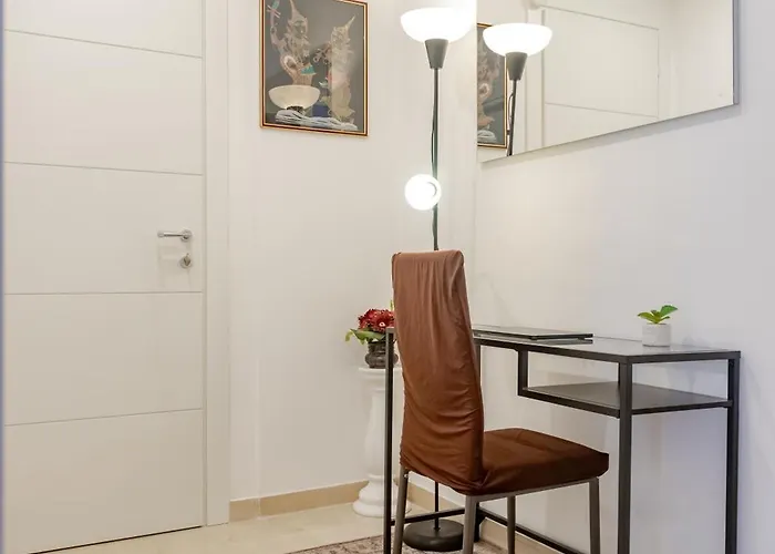 Silenziosa Oasi Moderna Appio Latino * Roma